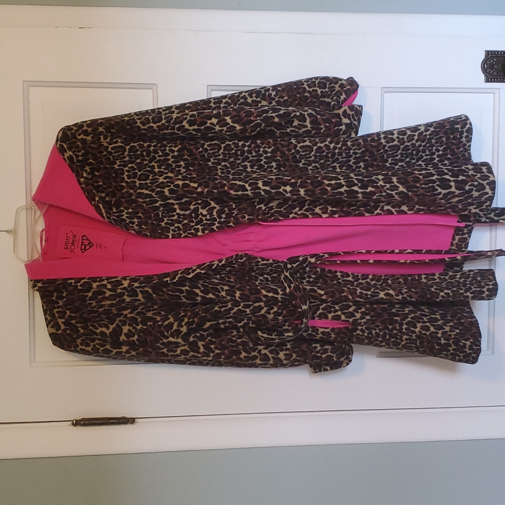 Leopard/ Hot pink robe